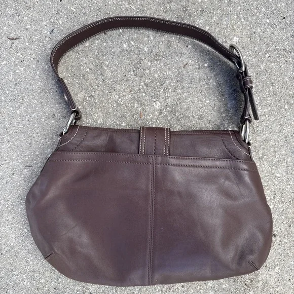 Coach F15204 Vintage Chocolate Brown Soho Y2K Leather Shoulder Bag with Buckle